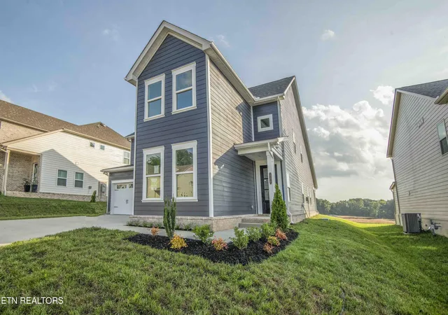 1st image of 528 Ivey Farms Lane (lot 85), Farragut, TN 37934 | MLS# 1350342