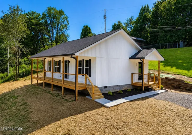 3rd image of 125 Canada Dr, Oneida, TN 37841 | MLS# 1350312