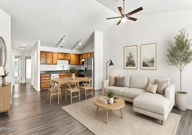 Listing Photo 4 - Condo for sale in building located at 5324 Avery Woods Ln, Knoxville, TN 37921