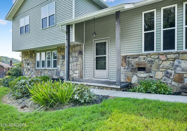 image of 213 Chapman Overlook Dr, Seymour, TN 37865 | MLS# 1351525