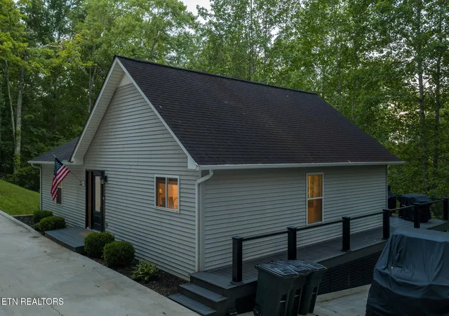 Photo 3 of Single family home for sale at 332 Pearl Rd, La Follette, TN 37766 | MLS# 1350284 | Listing updated on 2026-09-15