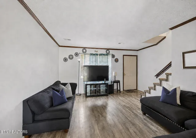 Listing Photo 5 - Condo for sale in building located at 5216 Tillery Rd, Knoxville, TN 37912