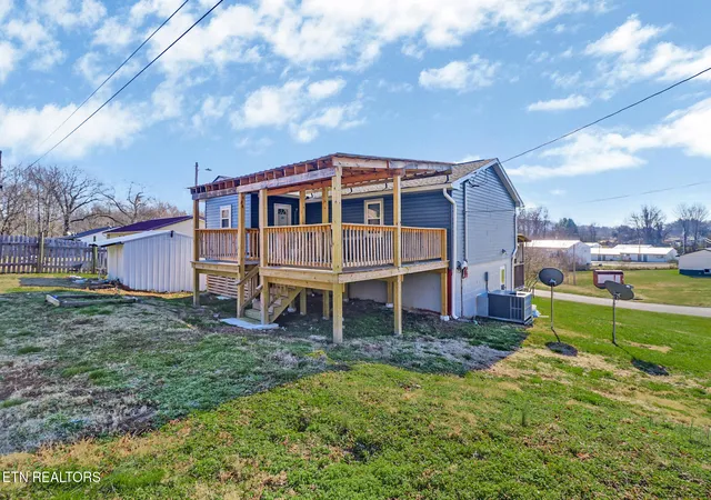 5th image of 625 Mccartt St, Wartburg, TN 37887 | MLS# 1350290