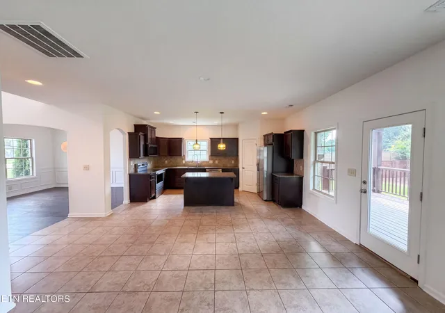 2nd image of 791 W Glenview Dr, Lenoir City, TN 37771 | MLS# 1351063