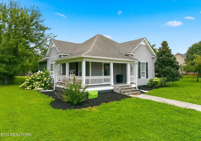 Single family home for sale at 1022 Ohio Ave, Etowah, TN 37331 | MLS# 1350333