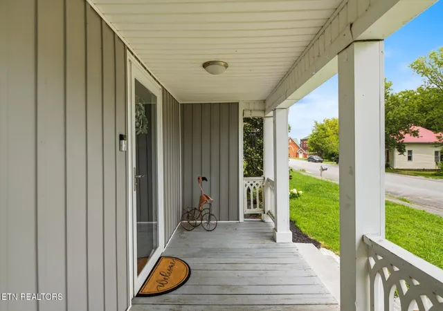 Photo 3 of Single family home for sale at 1022 Ohio Ave, Etowah, TN 37331 | MLS# 1350333 | Listing updated on 2026-09-21
