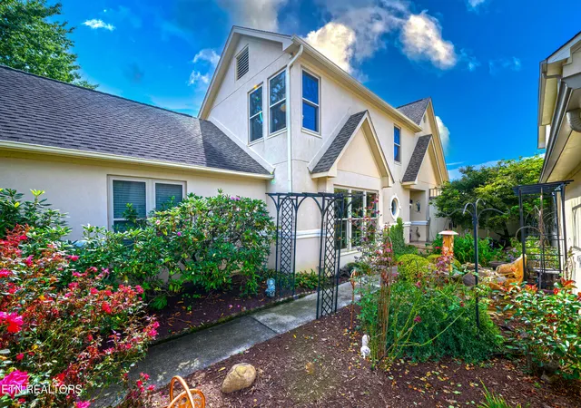 1st image of 3413 Commodore Pt, Knoxville, TN 37922 | MLS# 1350344