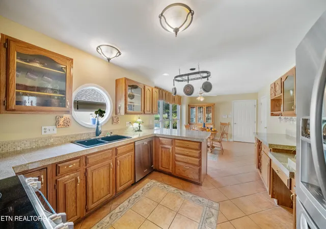 5th image of 3413 Commodore Pt, Knoxville, TN 37922 | MLS# 1350344