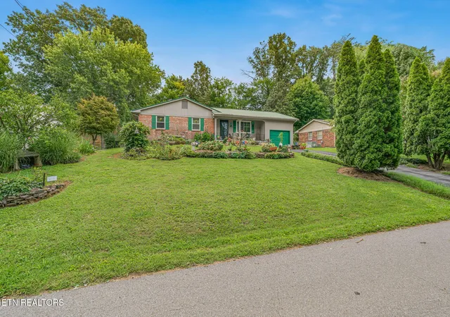 2nd image of 1310 Topside View Dr, Maryville, TN 37803 | MLS# 1350387