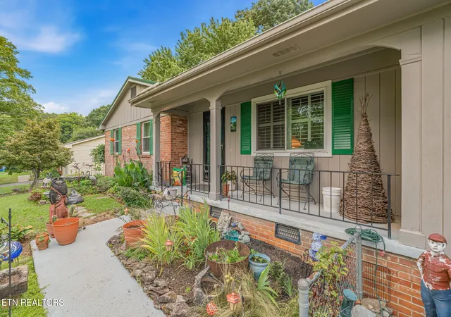 5th image of 1310 Topside View Dr, Maryville, TN 37803 | MLS# 1350387