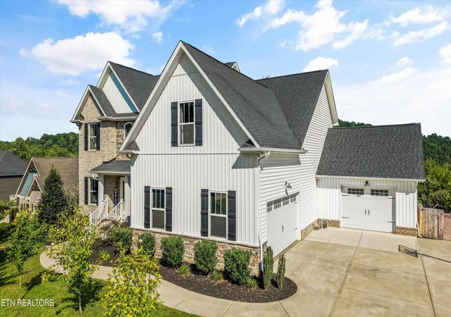 2nd image of 104 Pineberry West Rd, Oak Ridge, TN 37830 | MLS# 1350402