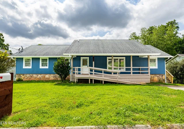 Photo 1 of Single family home for sale at 5848 Solar Dr, Knoxville, TN 37921 | MLS# 1350398 | Listing updated on 2026-09-07