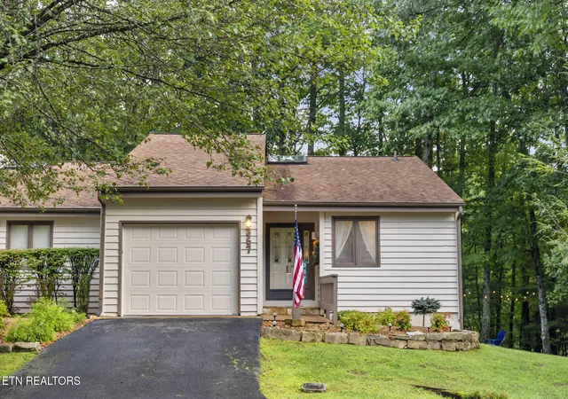 Listing Photo 2 - Condo for sale in building located at 367 Lake Catherine Cir, Crossville, TN 38558 - Unit #