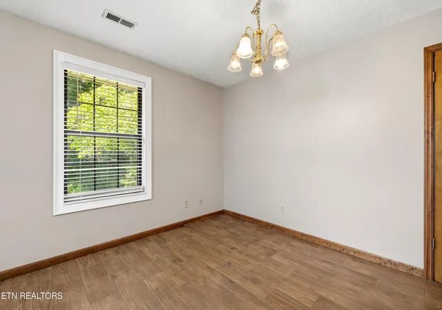 Photo 4 of Sale Pending at 6007 Brg Garden Rd, Knoxville, TN 37912 | MLS# 1350436 | Listing updated on 2026-09-13