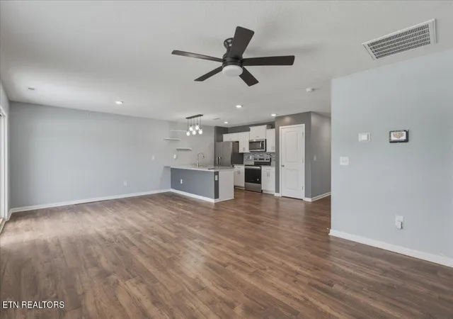 Photo 3 of Single family home for sale at 6728 Tall Shadow Ln, Knoxville, TN 37938 | MLS# 1350864 | Listing updated on 2026-08-06