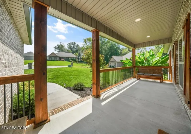 Photo 3 of Single family home for sale at 610 Bainbridge Dr, Walland, TN 37886 | MLS# 1350439 | Listing updated on 2026-08-22