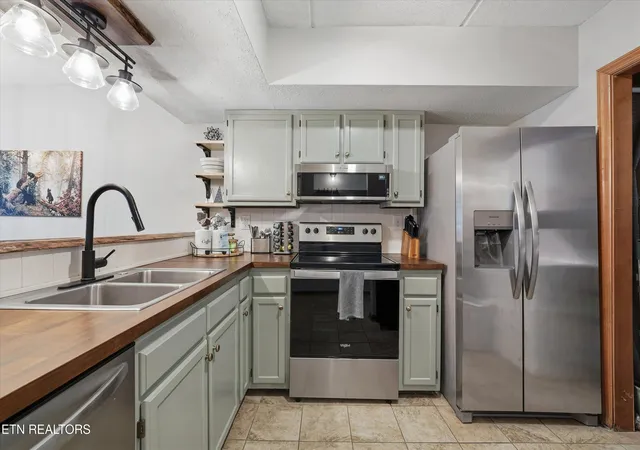 4th image of 1155 Upper Alpine Wy #UNIT 310, Gatlinburg, TN 37738 | MLS# 1350449