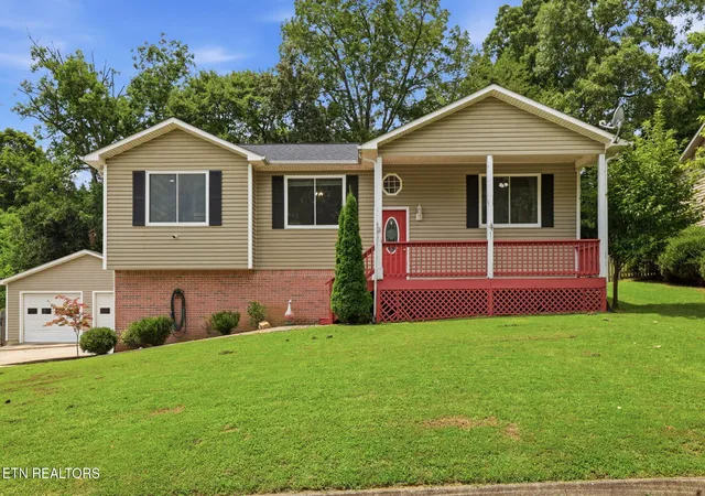 Photo 1 of Sale Pending at 7463 Twin Brooks Blvd, Knoxville, TN 37918 | MLS# 1350489 | Listing updated on 2026-09-17