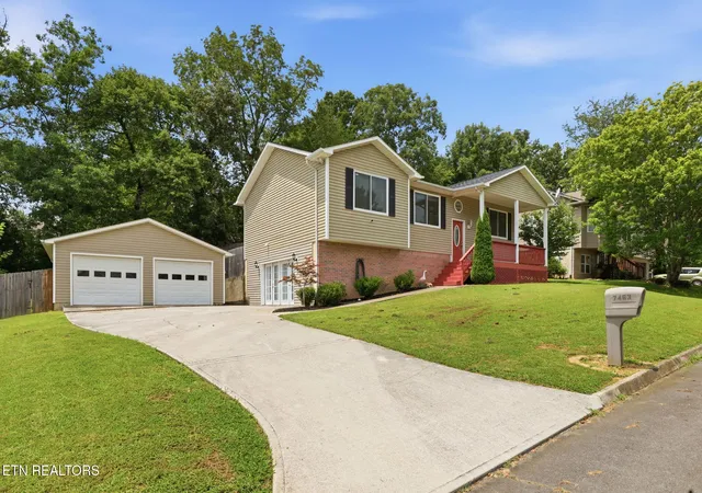 Photo 2 of Sale Pending at 7463 Twin Brooks Blvd, Knoxville, TN 37918 | MLS# 1350489 | Listing updated on 2026-09-17