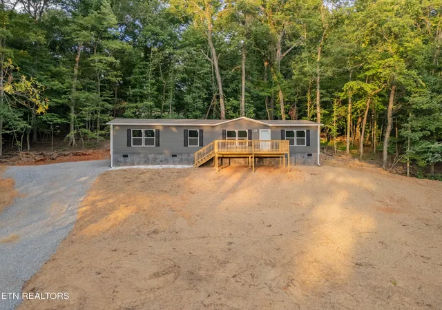 Photo 3 of Sale Pending at 120 Dennis Dr, Kingston, TN 37763 | MLS# 1350493 | Listing updated on 2026-08-24