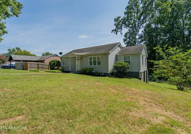 Photo 1 of Single family home for sale at 5721 Nw Davida Rd, Knoxville, TN 37912 | MLS# 1350537 | Listing updated on 2026-09-16