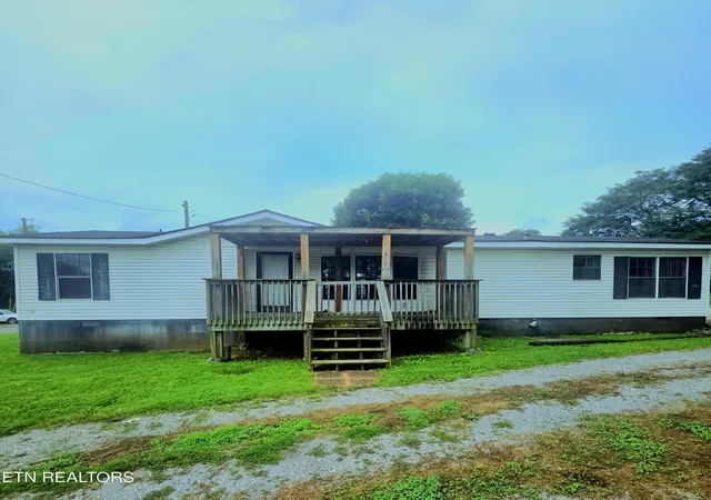 1st image of 608 Church St, Loudon, TN 37774 | MLS# 1350535