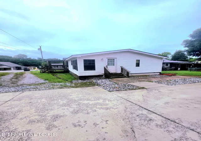 Photo 3 of Single family home for sale at 608 Church St, Loudon, TN 37774 | MLS# 1350535 | Listing updated on 2026-08-03