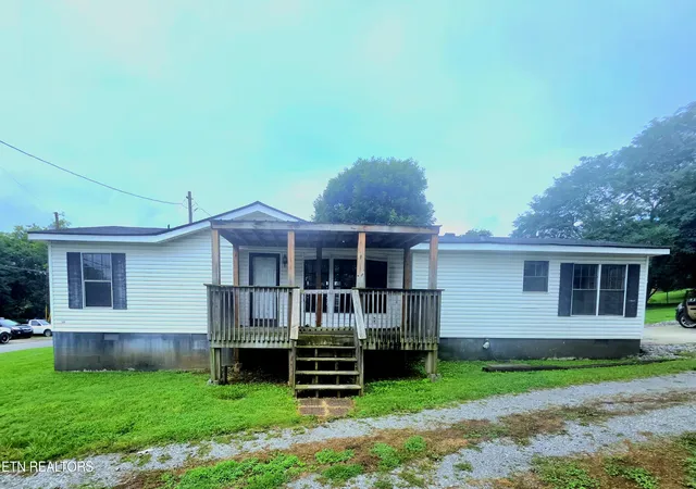 Photo 4 of Single family home for sale at 608 Church St, Loudon, TN 37774 | MLS# 1350535 | Listing updated on 2026-08-03