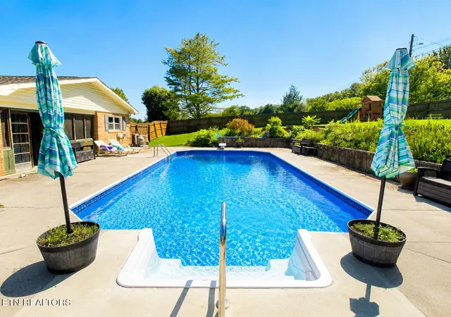3rd image of 1383 John Sevier Dr, Morristown, TN 37814 | MLS# 1350681