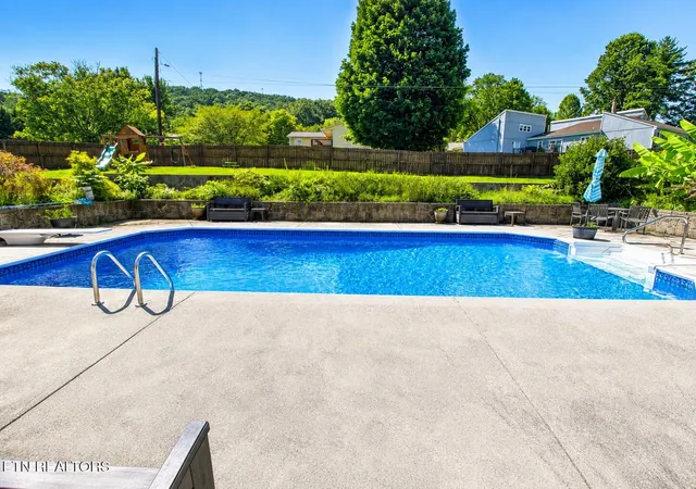 4th image of 1383 John Sevier Dr, Morristown, TN 37814 | MLS# 1350681