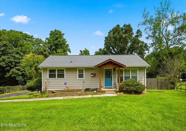 Photo 1 of Single family home for sale at 1416 Sw Audena Ln, Knoxville, TN 37919 | MLS# 1350507 | Listing updated on 2026-09-17