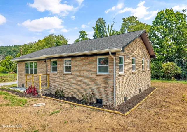 Photo 2 of Single family home for sale at 7120 Ball Camp Pike, Knoxville, TN 37931 | MLS# 1350516 | Listing updated on 2026-08-03