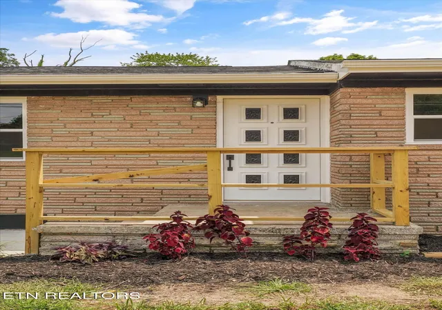 Photo 3 of Single family home for sale at 7120 Ball Camp Pike, Knoxville, TN 37931 | MLS# 1350516 | Listing updated on 2026-08-03