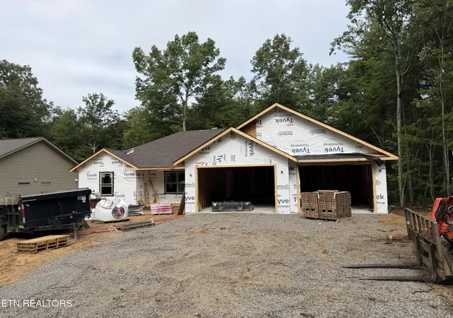Photo 2 of Single family home for sale at 12 Dovecote Ter, Crossville, TN 38558 | MLS# 1350505 | Listing updated on 2026-08-03