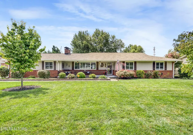 Photo 1 of Single family home for sale at 7404 Sheffield Dr, Knoxville, TN 37909 | MLS# 1350604 | Listing updated on 2026-09-02