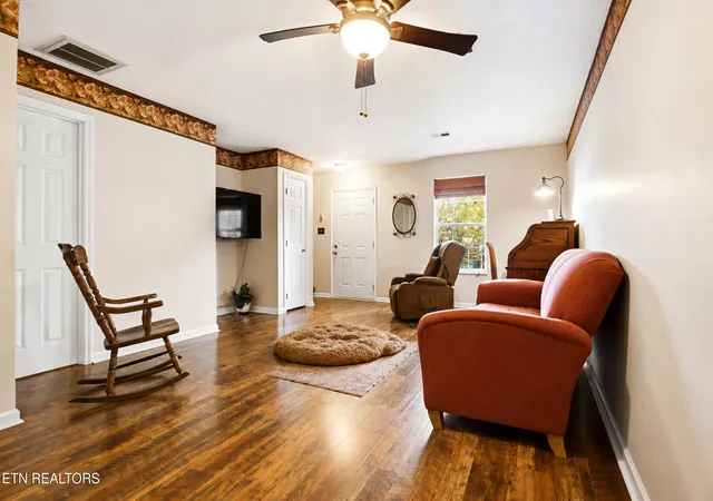 Photo 4 of Single family home for sale at 6931 Kings Xing Way, Knoxville, TN 37918 | MLS# 1350528 | Listing updated on 2026-09-14