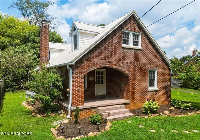 2nd image of 1207 Tapoco Ave, Maryville, TN 37801 | MLS# 1351665