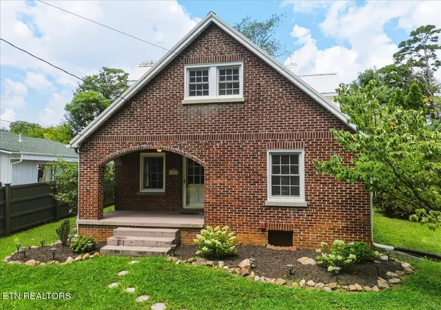 3rd image of 1207 Tapoco Ave, Maryville, TN 37801 | MLS# 1351665