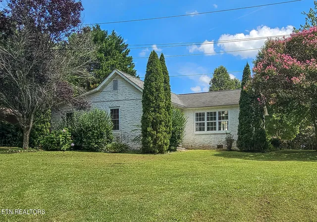 1st image of 1029 E Race St, Kingston, TN 37763 | MLS# 1350539