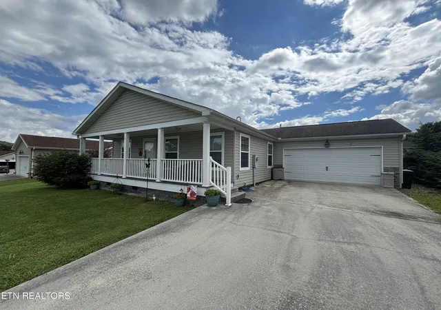 Photo 3 of Sale Pending at 1310 Harrison Crk Rd, Sevierville, TN 37876 | MLS# 1350562 | Listing updated on 2026-09-14