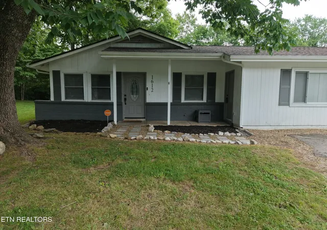 Photo 3 of Single family home for sale at 1612 Bradshaw Garden Rd, Knoxville, TN 37912 | MLS# 1350942 | Listing updated on 2026-09-15