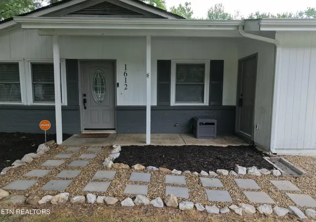 Photo 3 of Single family home for sale at 1612 Bradshaw Garden Rd, Knoxville, TN 37912 | MLS# 1350942 | Listing updated on 2026-09-15