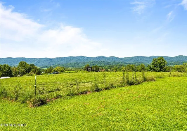 Photo 3 of Sale Pending at 387 Price Dr, Speedwell, TN 37870 | MLS# 1350749 | Listing updated on 2026-09-21