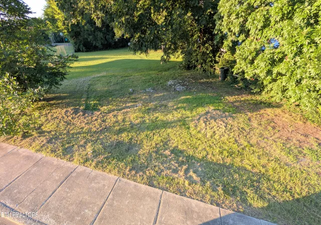 Photo 3 of Sale Pending at 606 Railroad St, Sevierville, TN 37862 | MLS# 1350618 | Listing updated on 2026-09-17
