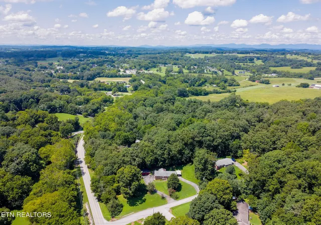 37th image of 00111 Forest Heights Cir, Lenoir City, TN 37772 | MLS# 1351101