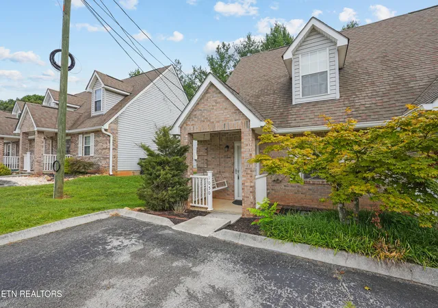 Photo 1 of Sale Pending at 1050 Nod St, Knoxville, TN 37932 | MLS# 1350572 | Listing updated on 2026-08-15