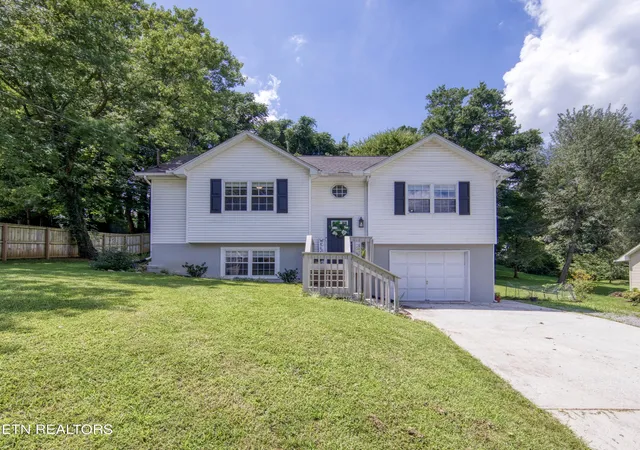 Photo 1 of Single family home for sale at 3913 Abercorn Rd, Knoxville, TN 37921 | MLS# 1351073 | Listing updated on 2026-08-07