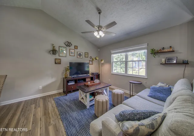 Photo 3 of Single family home for sale at 3913 Abercorn Rd, Knoxville, TN 37921 | MLS# 1351073 | Listing updated on 2026-08-07