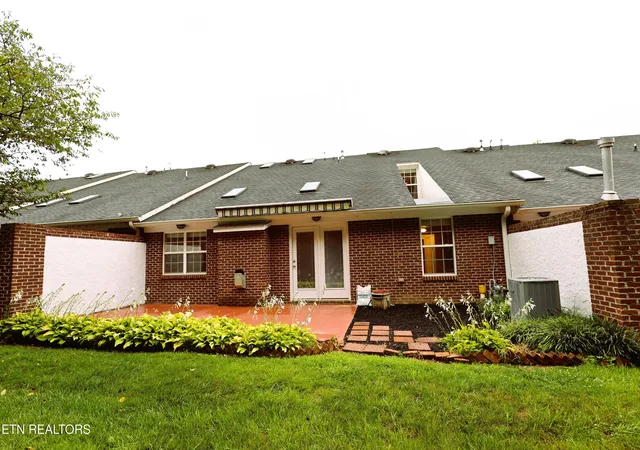 Photo 2 of Sale Pending at 533 Concord Villas Way, Knoxville, TN 37934 | MLS# 1350910 | Listing updated on 2026-09-10