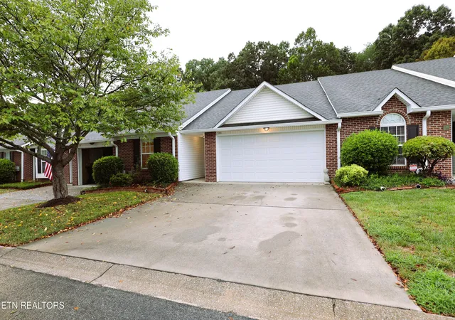 Listing Photo 5 - Condo for sale in building located at 533 Concord Villas Wy, Knoxville, TN 37934